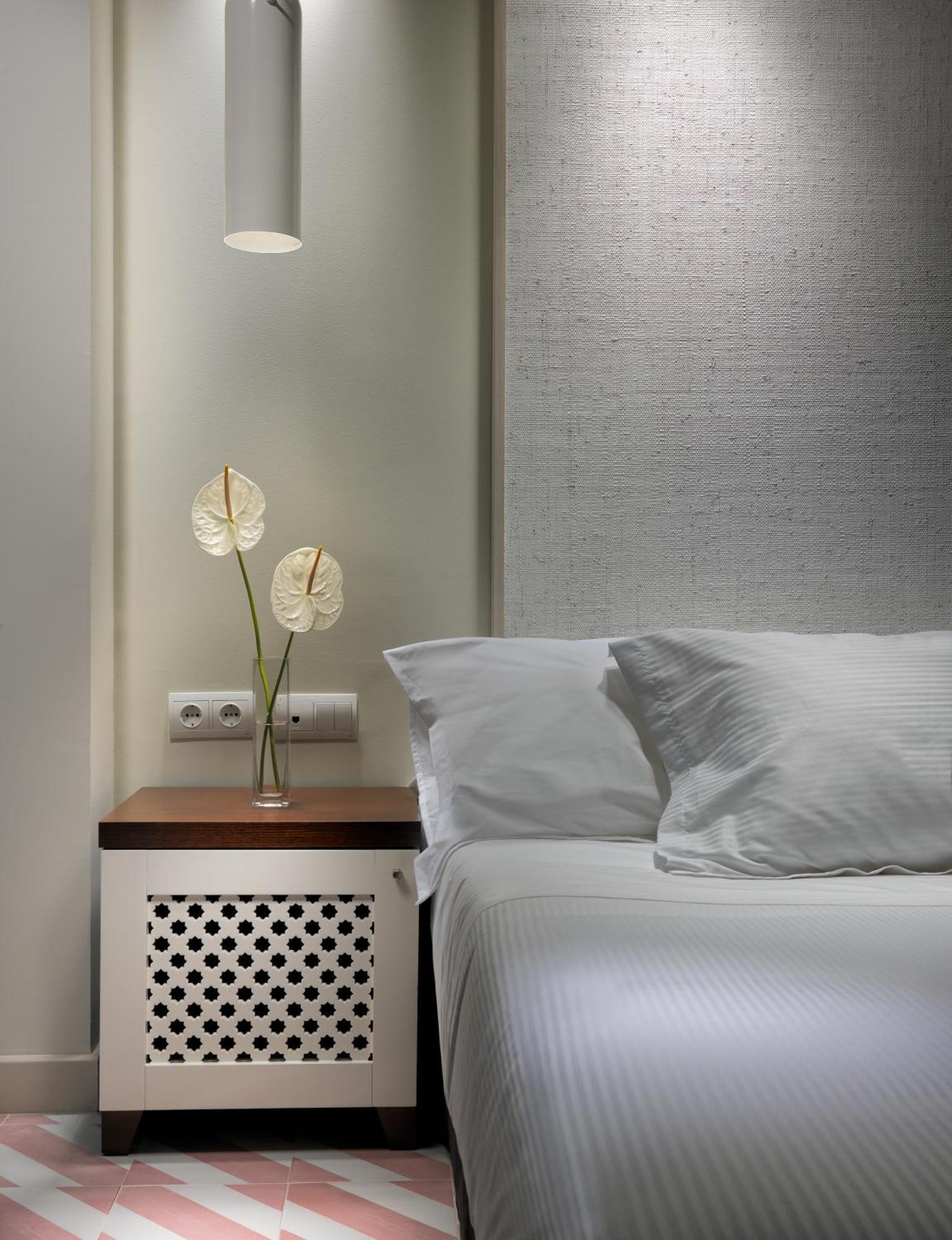 Deluxe Double or Twin Room 1 or 2 beds